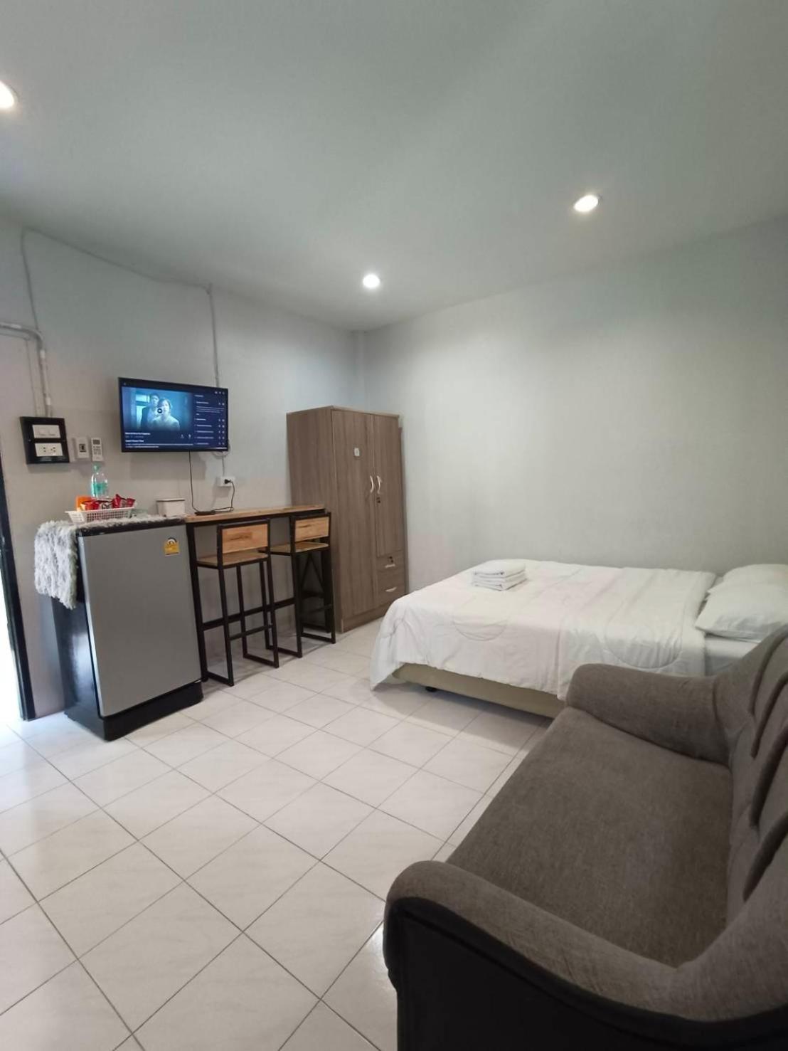 Gift House Hotel Hat Yai Exterior photo
